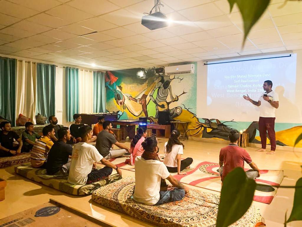 Karwaan Hostel Rishīkesh Extérieur photo