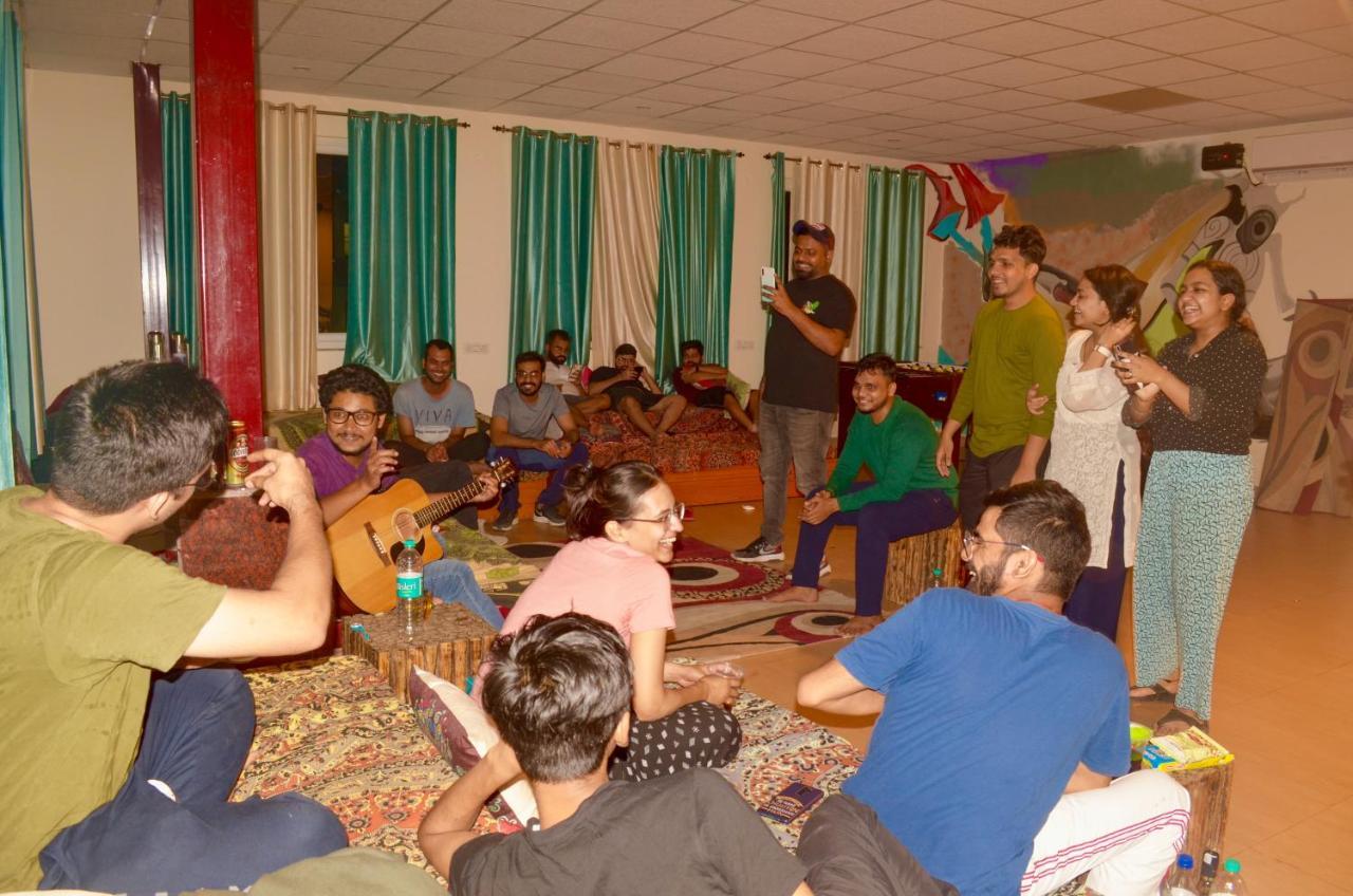 Karwaan Hostel Rishīkesh Extérieur photo