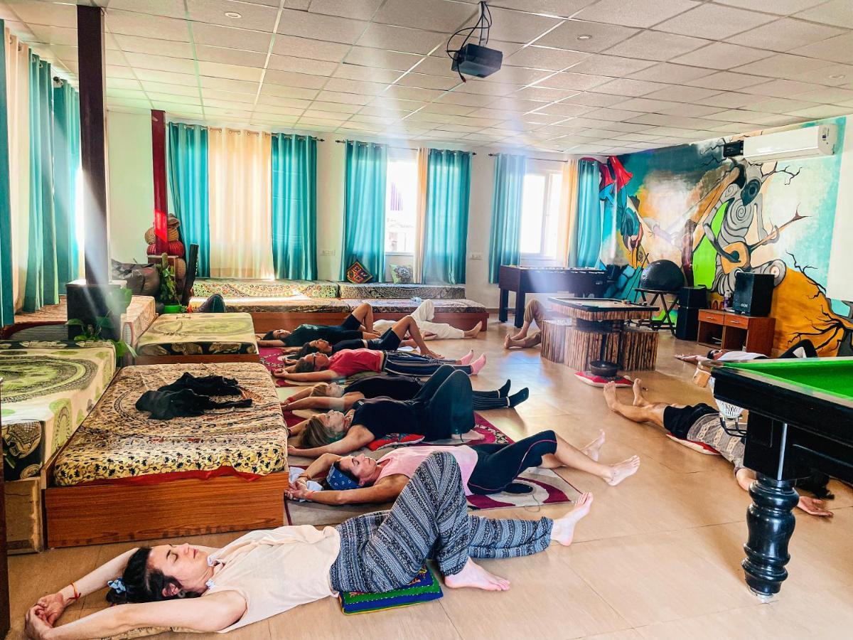 Karwaan Hostel Rishīkesh Extérieur photo